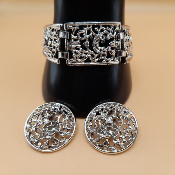 Vintage Sarah Coventry Set: Bracelet Clip Earrings, Frozen Lace, 1970s - Picture 9 of 10